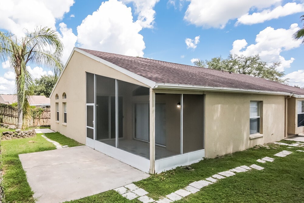 Building Photo - 402 Sangria Dr