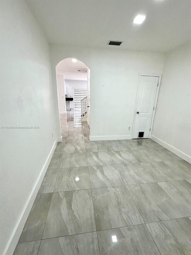 Building Photo - 9285 220th Ter