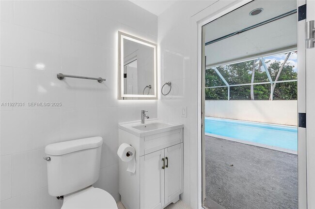 Building Photo - 9915 SW 212th St