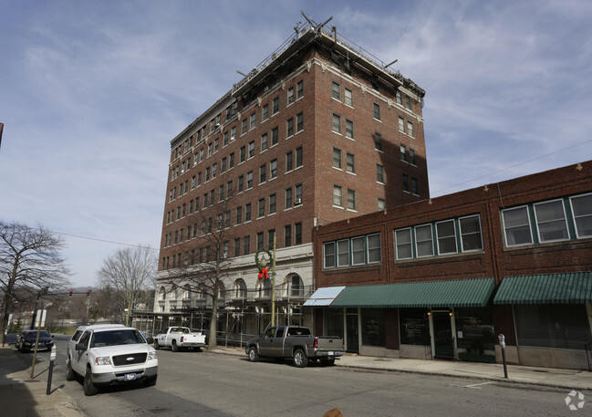 Building Photo - Altamont Apartments