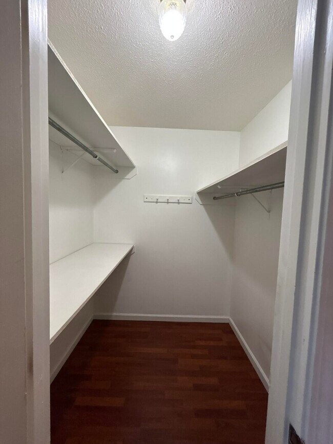 Building Photo - 1310 Crowndale Dr