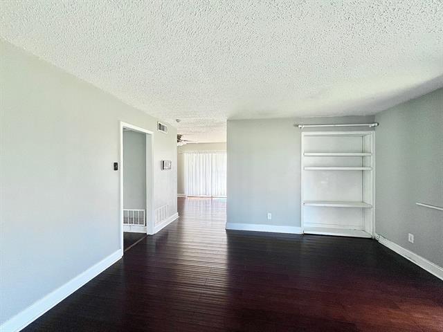 Building Photo - 1301 Grant Dr