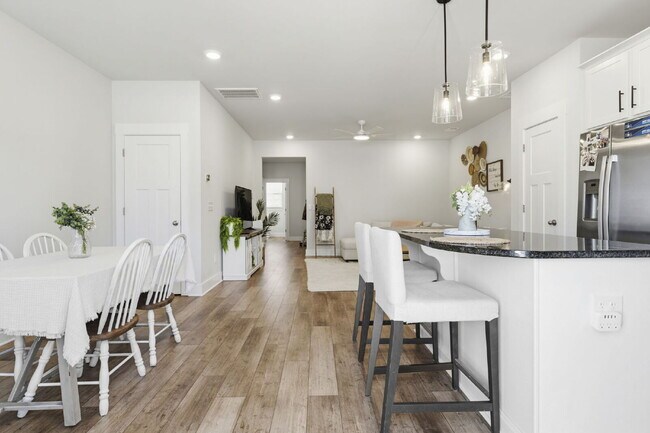 Building Photo - Luxury 3BR/2.5BA Craftsman Townhome with Designer Finishes & Open-Concept Living in Trailside at ...