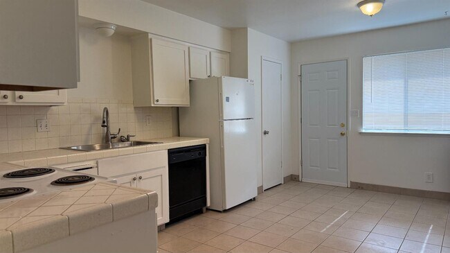 Building Photo - 1973 Emma Lee Ln