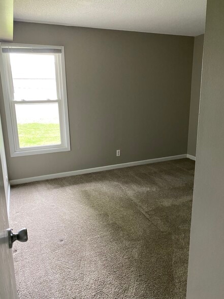 bedroom - 2622 W Willowlake Dr