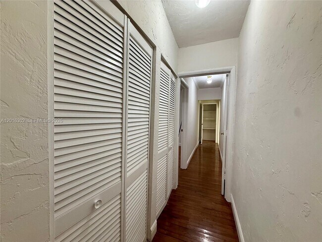 Building Photo - 110 Antilla Ave