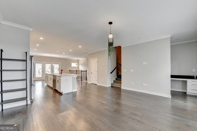 Building Photo - 2083 Holtz Ln