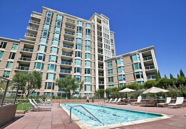 Primary Photo - 2BR/2BA Remodeled Condo in the Towers! NEW...
