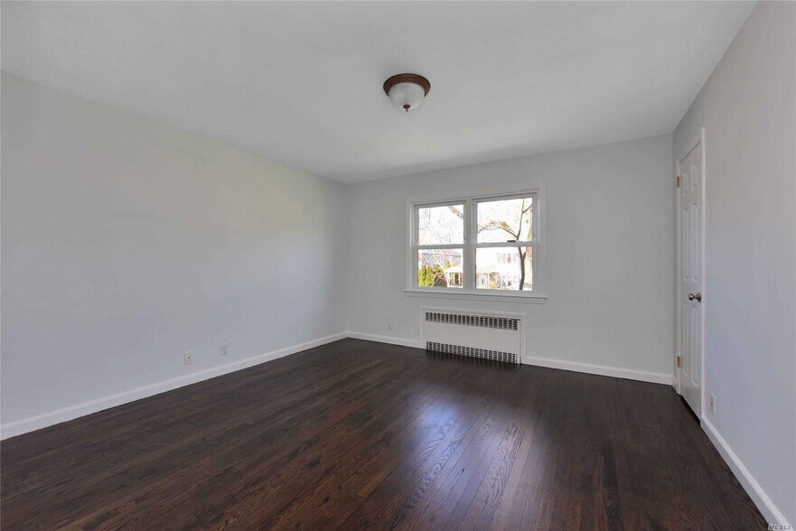 3rd bedroom - 6 Dunes Ln