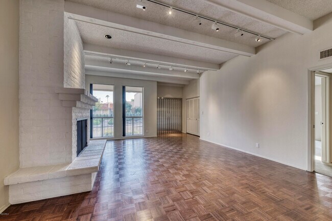 Building Photo - 7145 E McDonald Dr
