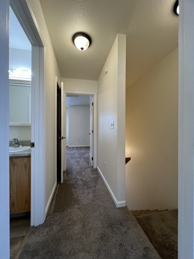 Building Photo - 1598 Railroad Dr