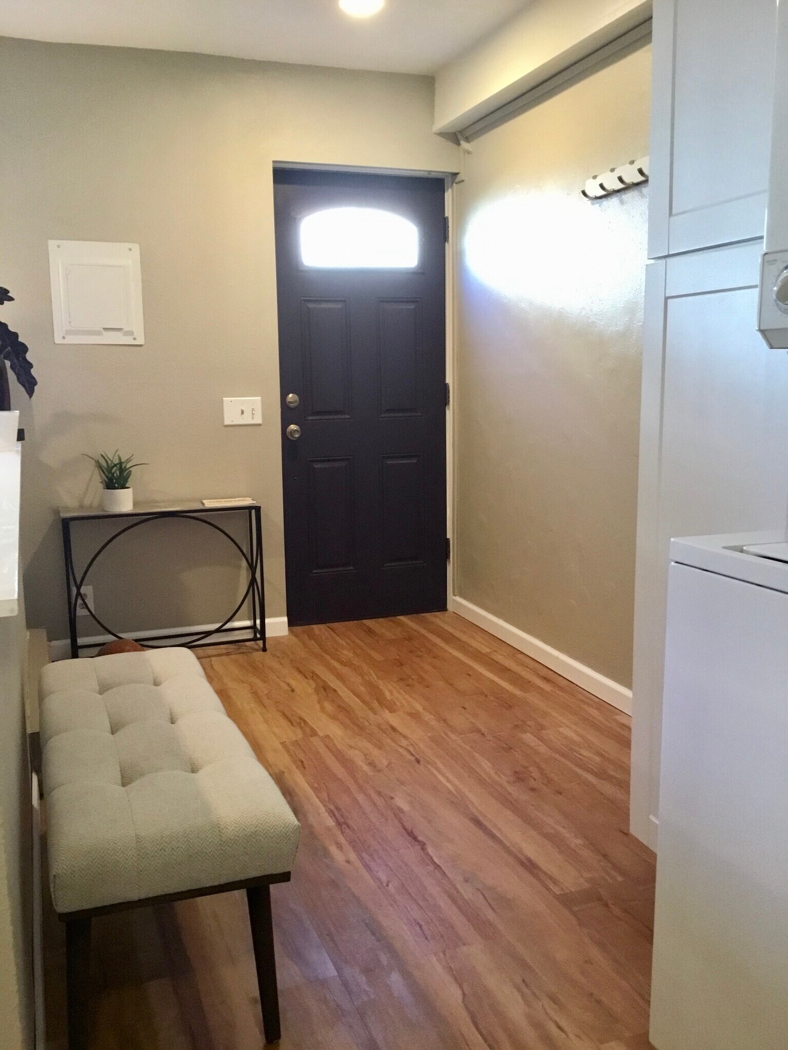 Foyer entrance - 518 W. 15th Avenue