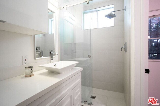 Building Photo - 1622 Tower Grove Dr