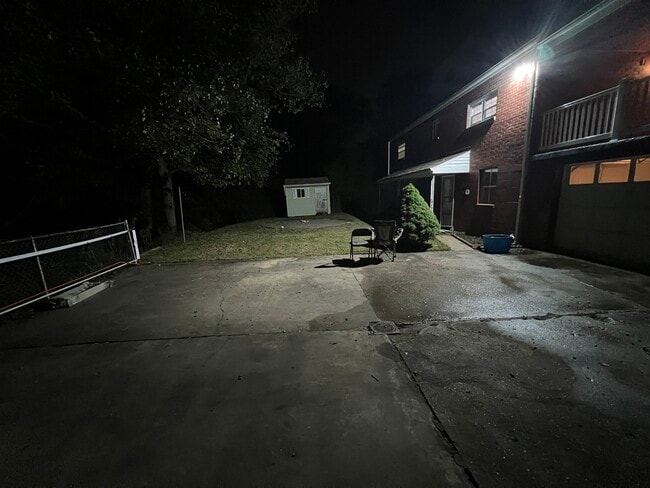 Building Photo - 146 Westward Ho Dr