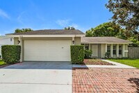Building Photo - 1828 Craven Dr