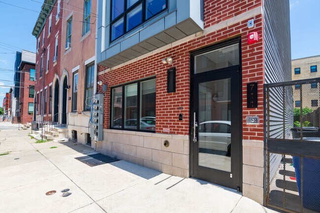 Building Photo - 711 N 16th St