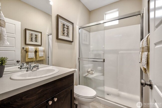 Building Photo - Beautiful 5-bedroom, 3-bath home offering 2,648 sq ft of comfortable living space on an east-faci...