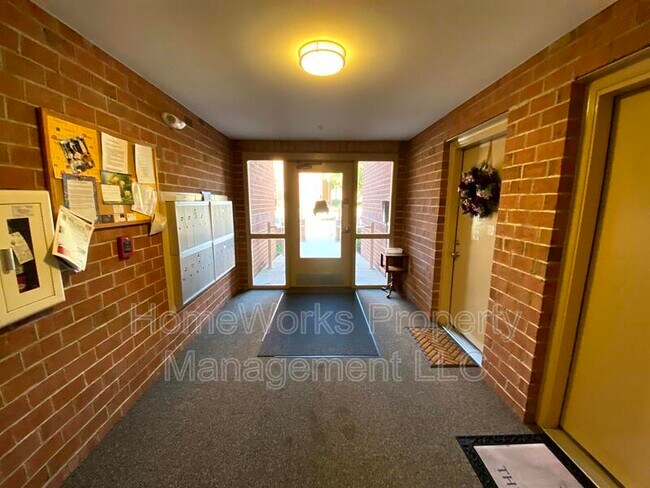 Building Photo - 3800 Meghan Dr