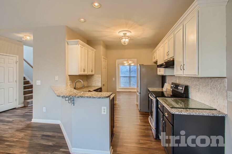 Building Photo - 1241 Andrew Donelson Dr