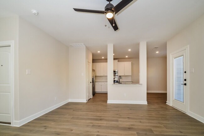 Building Photo - 1102 Princeton Hts Blvd