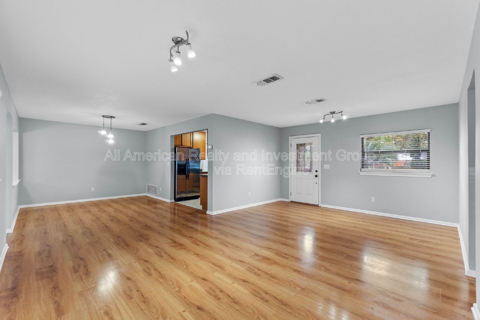 Building Photo - 26 Anastasia Dr SE