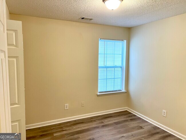 Building Photo - 29 Preserve Dr