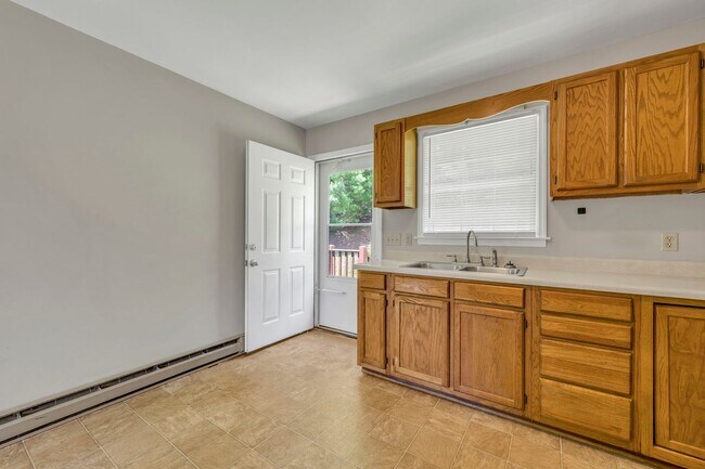 Building Photo - 7863 NC-163