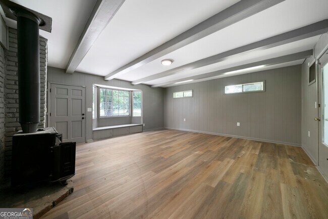 Building Photo - 6410 South Gordon Rd SW
