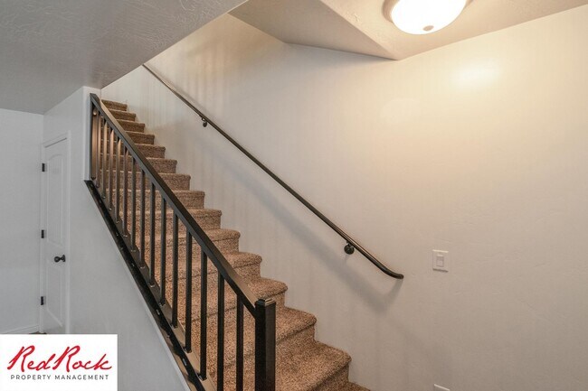 Building Photo - 2801 E 450 N
