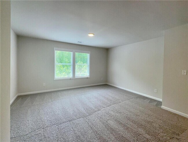 Building Photo - 2455 Sunny Hill Rd