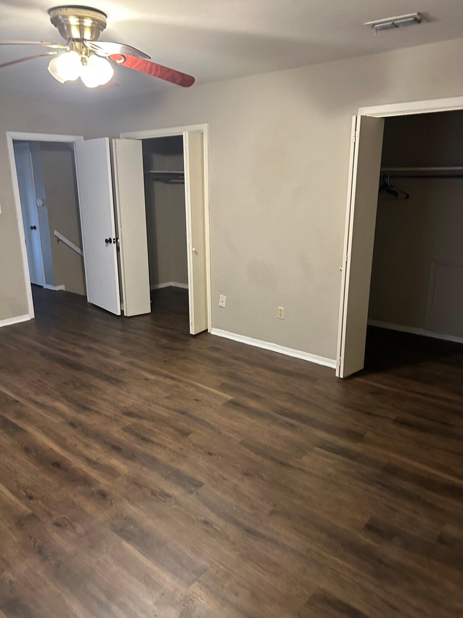 Building Photo - 867 Belden Dr