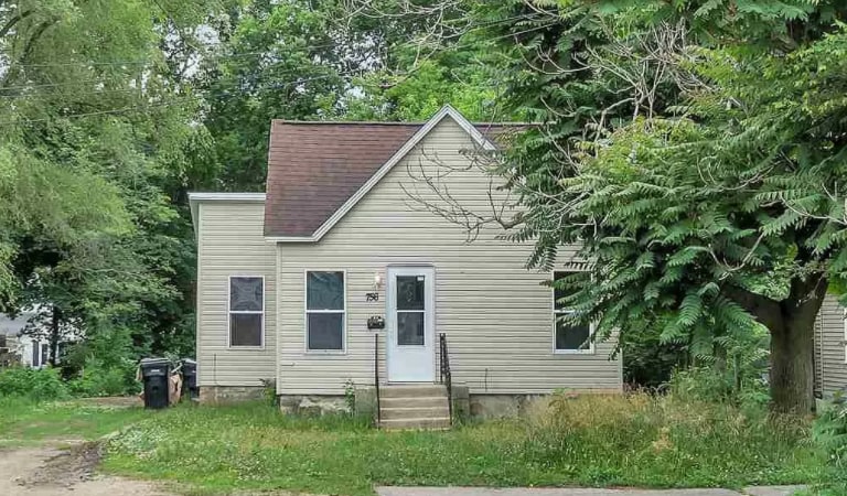 Building Photo - 756 W Grand Ave
