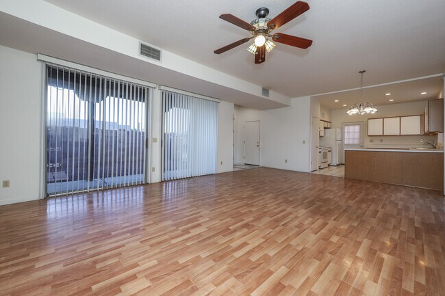 Building Photo - 2927 N Cardell Cir