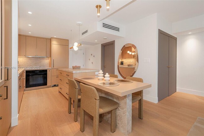 Building Photo - 2301 Collins Ave