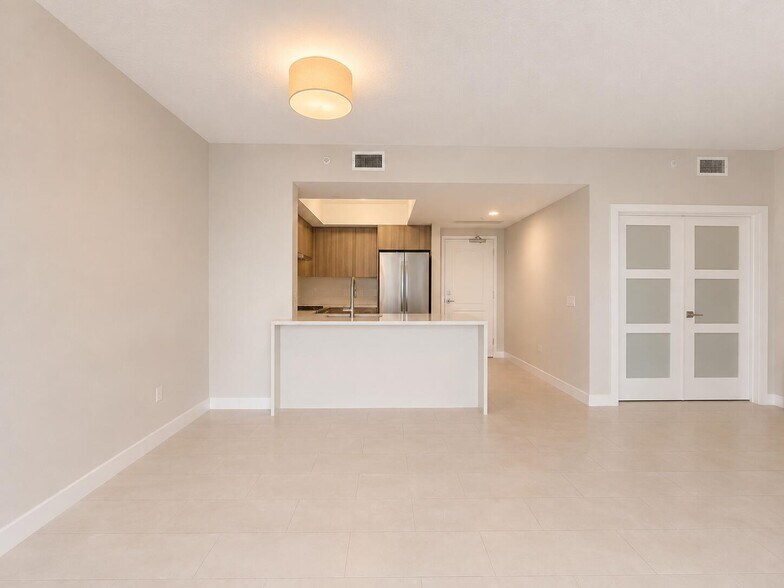 Building Photo - 410 Evernia St