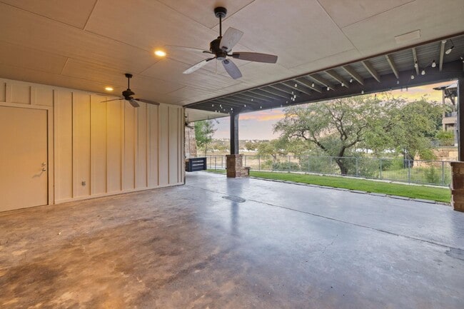 Building Photo - 2217 Seabiscuit Cv
