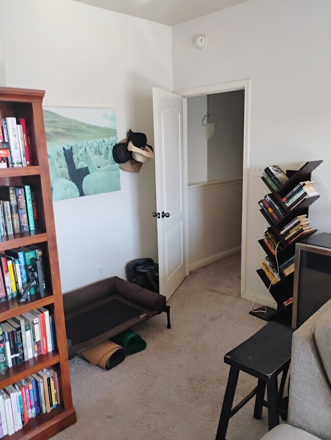 Building Photo - 11121 Silo Valley Dr