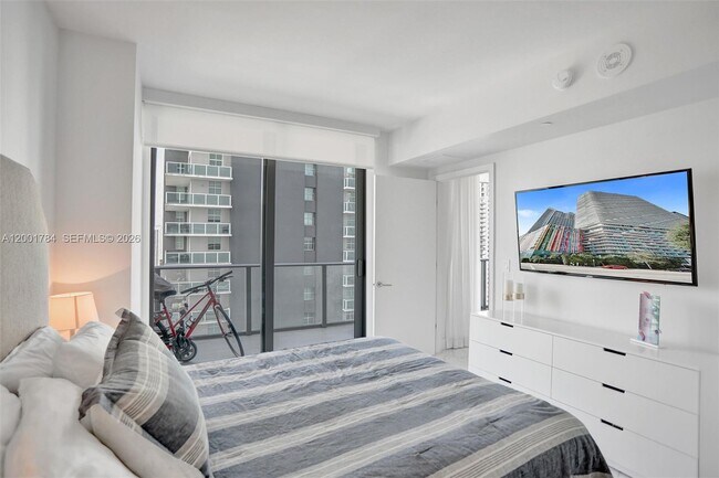 Building Photo - 1300 S Miami Ave