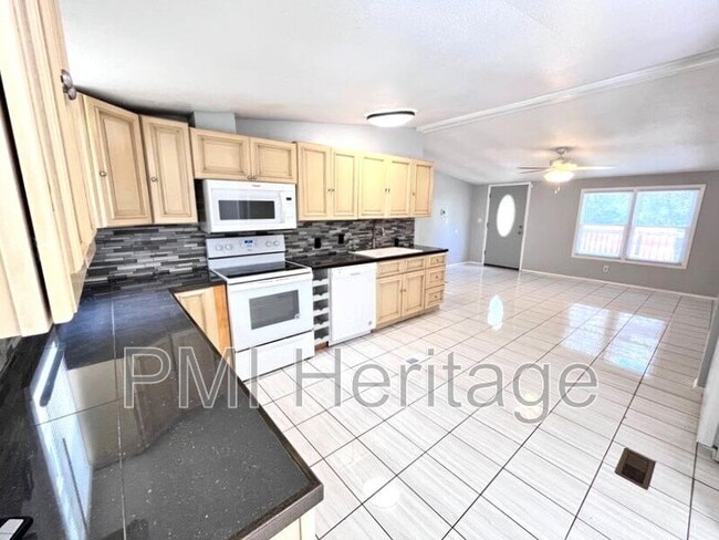 Building Photo - 12651 Scenic Dr