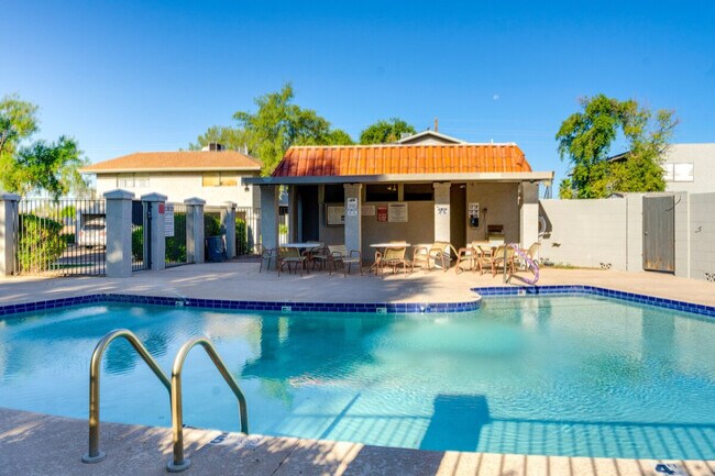 Building Photo - 1015 N Granite Reef Rd