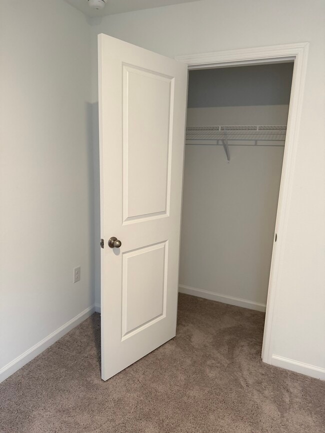 Building Photo - 3353 Vesara Dr