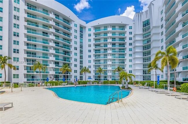 Building Photo - 7910 Harbor Island Dr