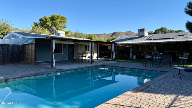 Building Photo - 4518 W Crivello Ave