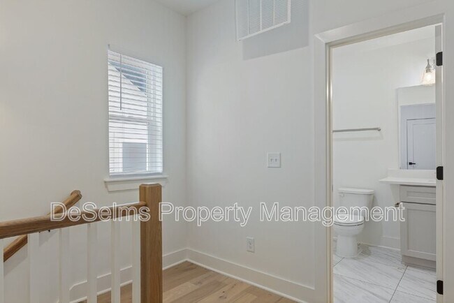 Building Photo - 337 Sophia Rain Dr