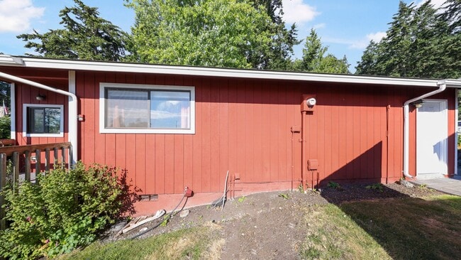 Building Photo - 1 Bed 1 Bath - Kennedy Lagoon - Fabulous Location