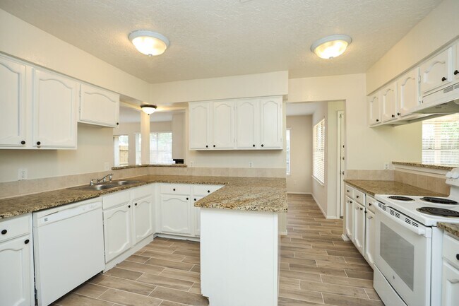 Building Photo - 22318 Fincastle Dr