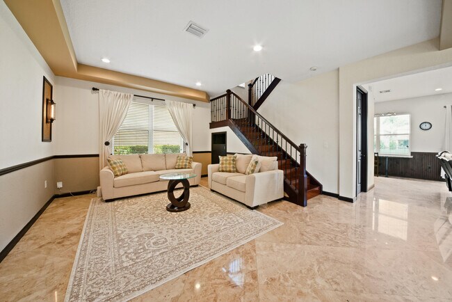 Building Photo - 7865 Jewelwood Dr