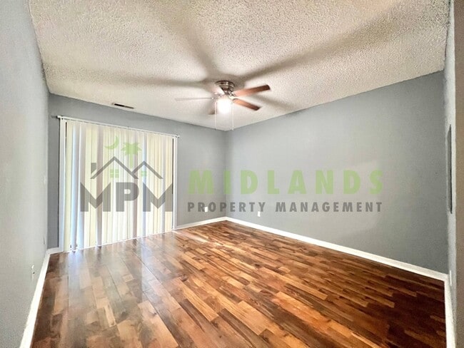 Building Photo - 6008 Village Creek Dr
