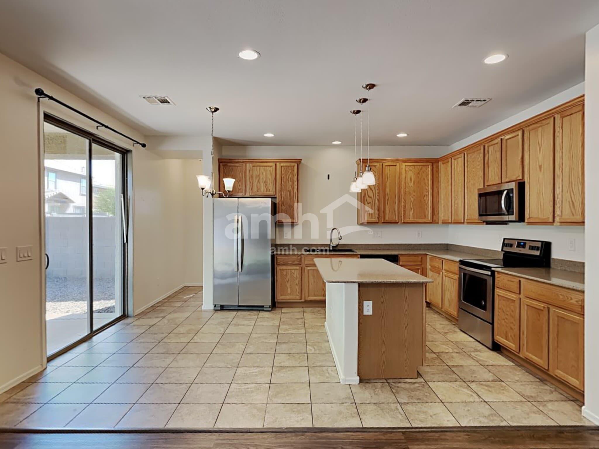 Building Photo - 3542 E Terrace Ave