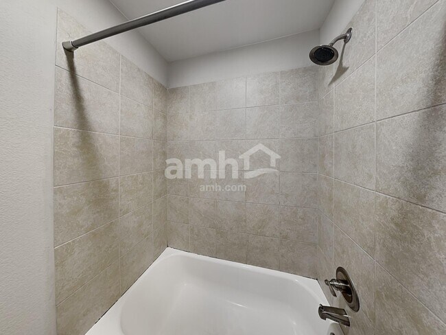 Building Photo - 8000 Dampton Ln